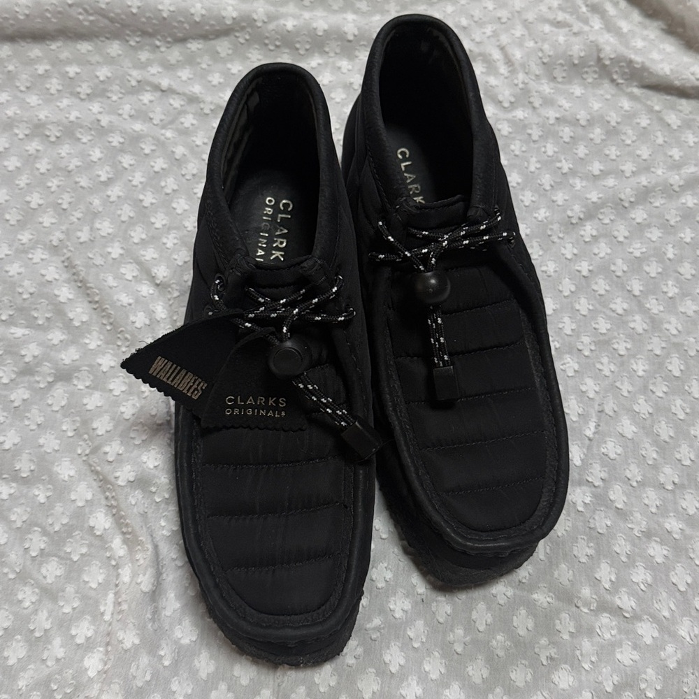Clarks Wallabee Black Quilted Boots size 10 - Picture 2 of 13